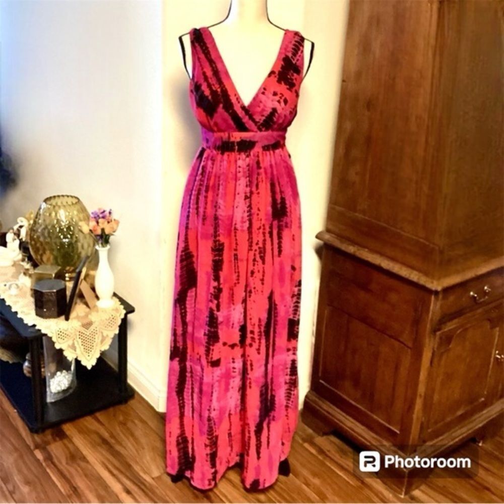 What’eva bare Back Plunging V-neck Lined‎ Maxi Dress Small